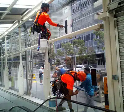 rope-boys-window-cleaning