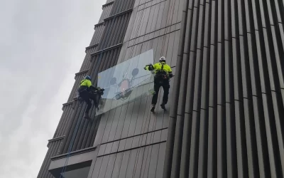 Ropes, Glass & Gravity: The Milsons Point Lift That Turned Heads